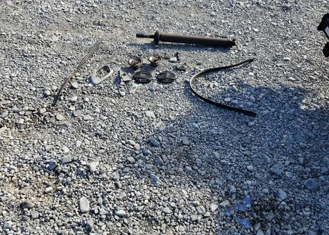 1999 GMC Sierra C2500 z USA, uszkodzony, nr VIN 1GTGC24R9XR703970